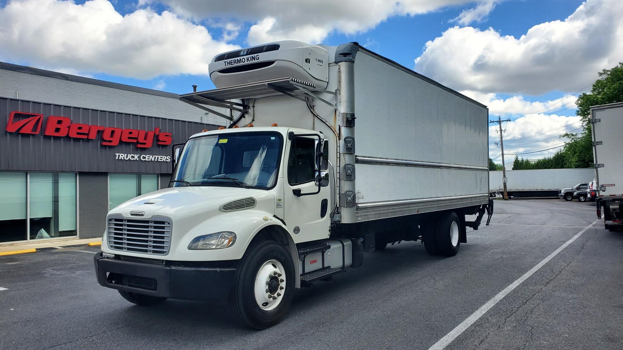 2017 FREIGHTLINER M2 - image 1 of 6