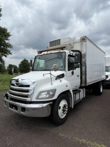 2018 HINO 268A 1000979-01