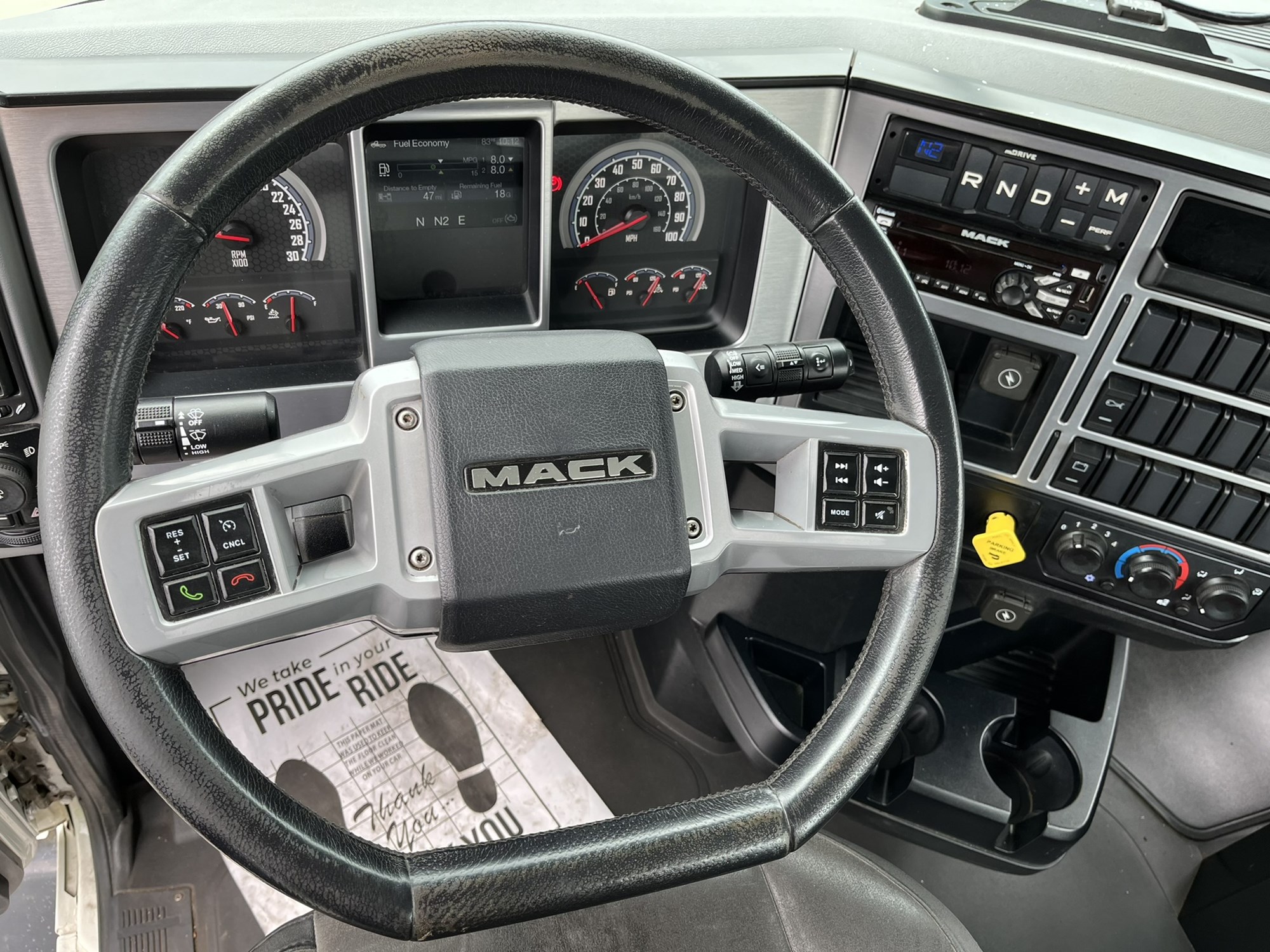 2019 MACK AN42T - image 5 of 6