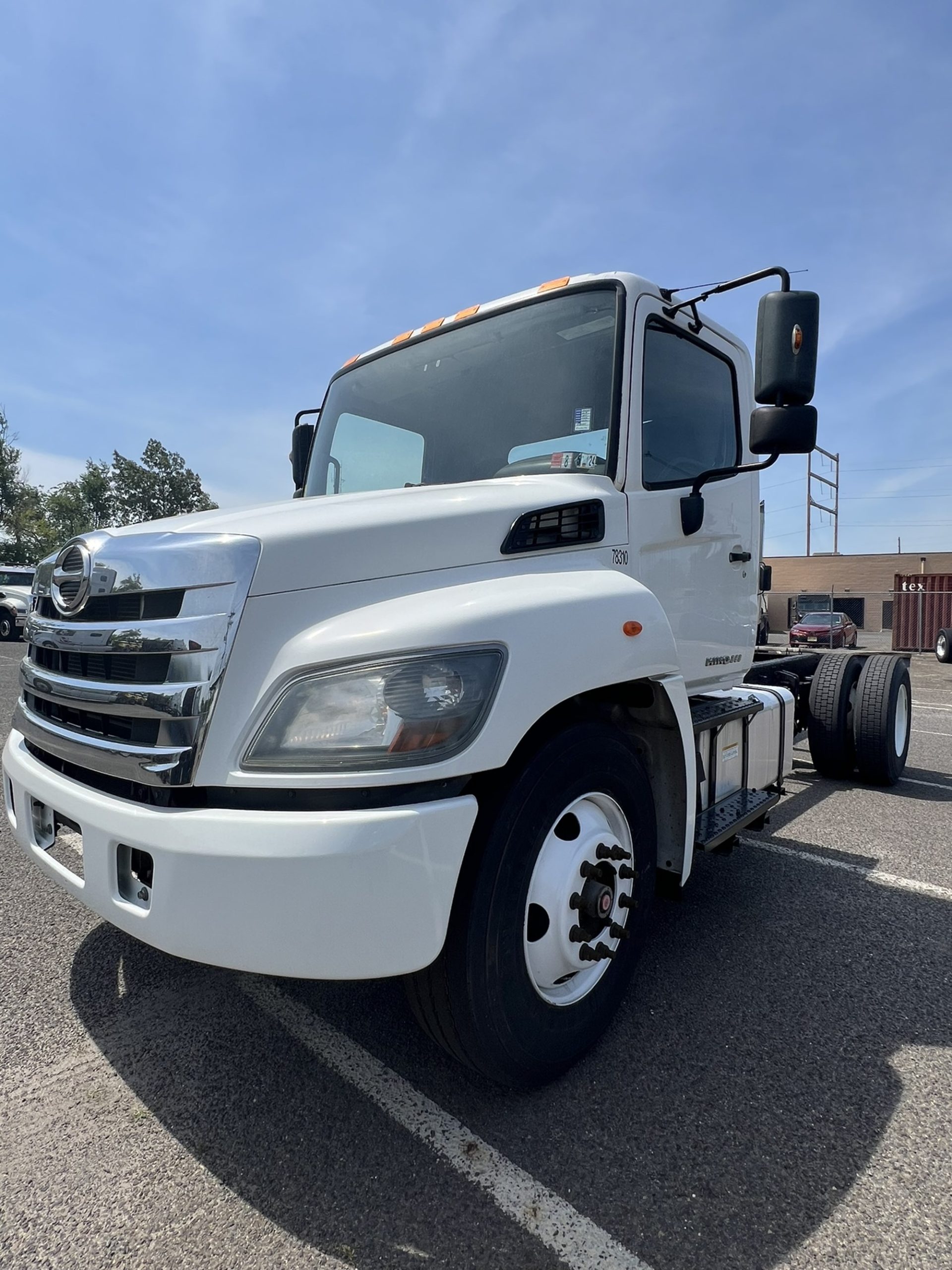 2018 HINO 268A - image 1 of 6