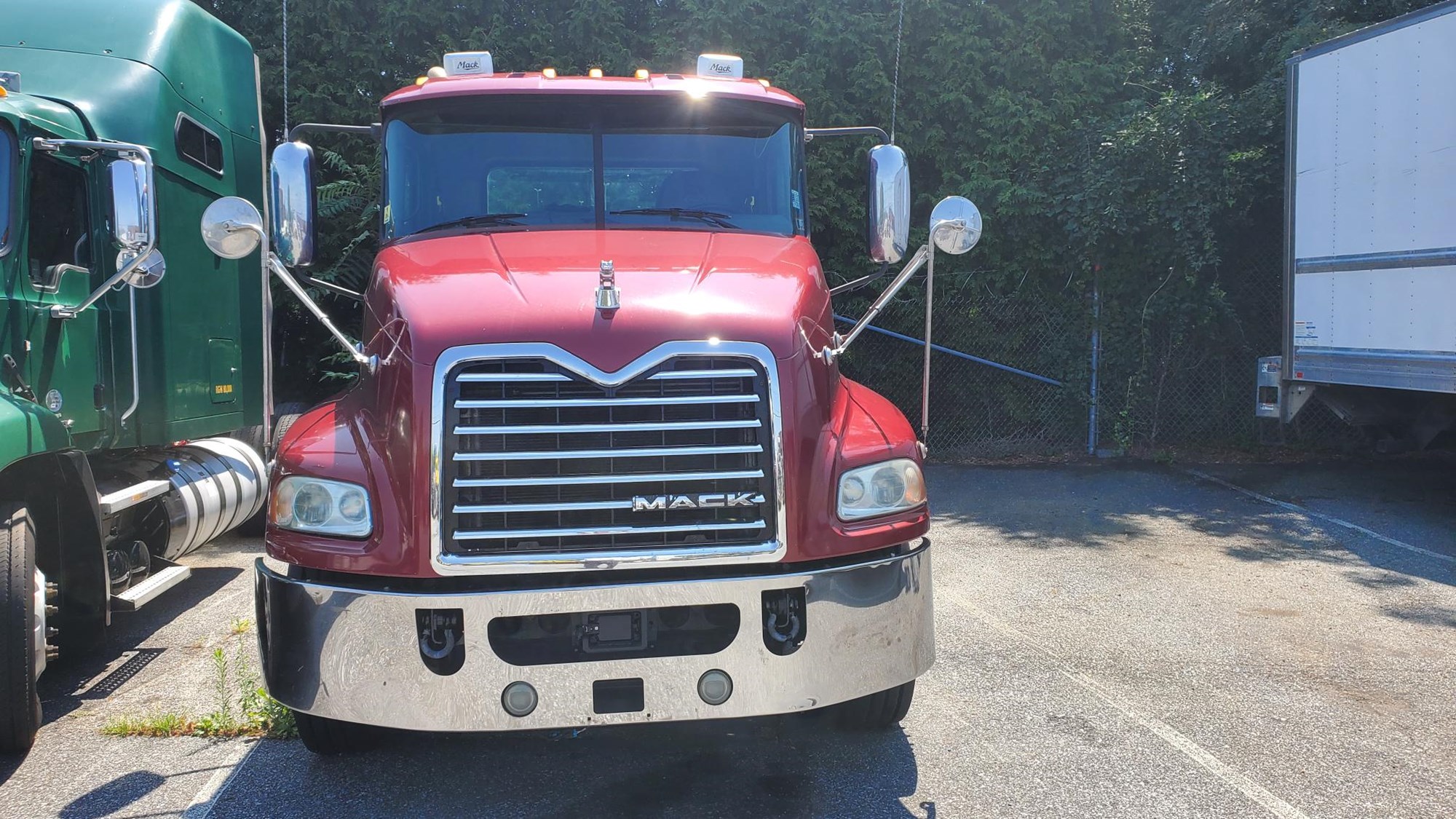 2018 MACK CXU613T - image 2 of 6