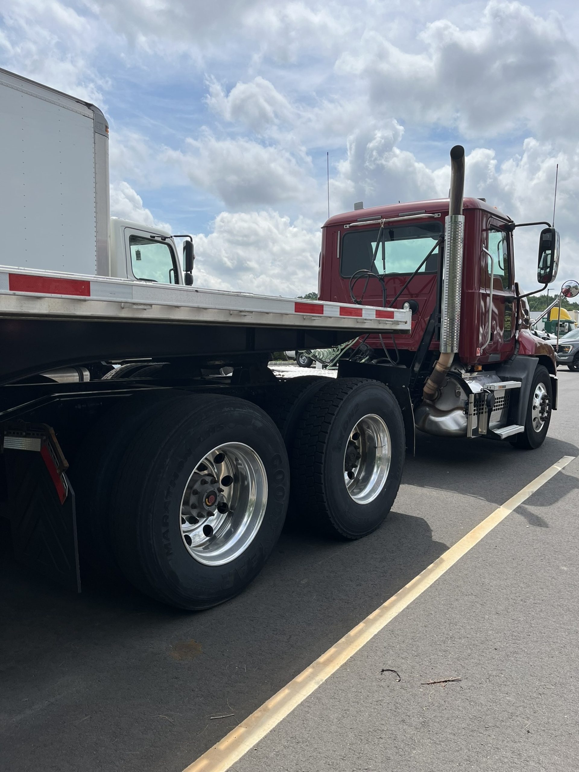 2018 MACK CXU613 - image 3 of 6