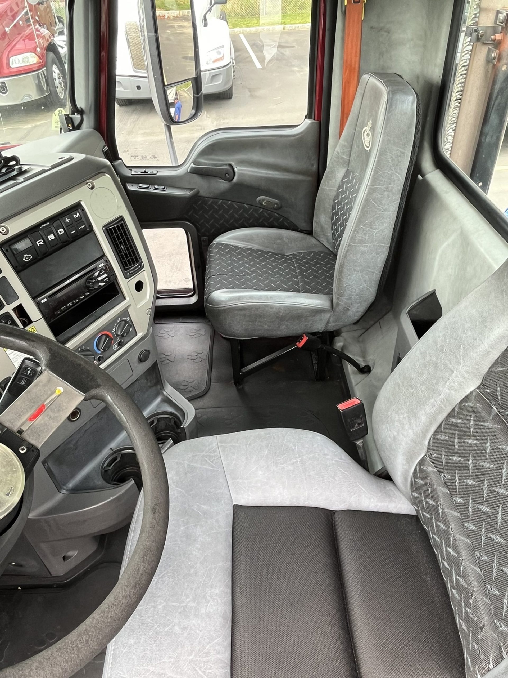 2018 MACK CXU613 - image 5 of 6