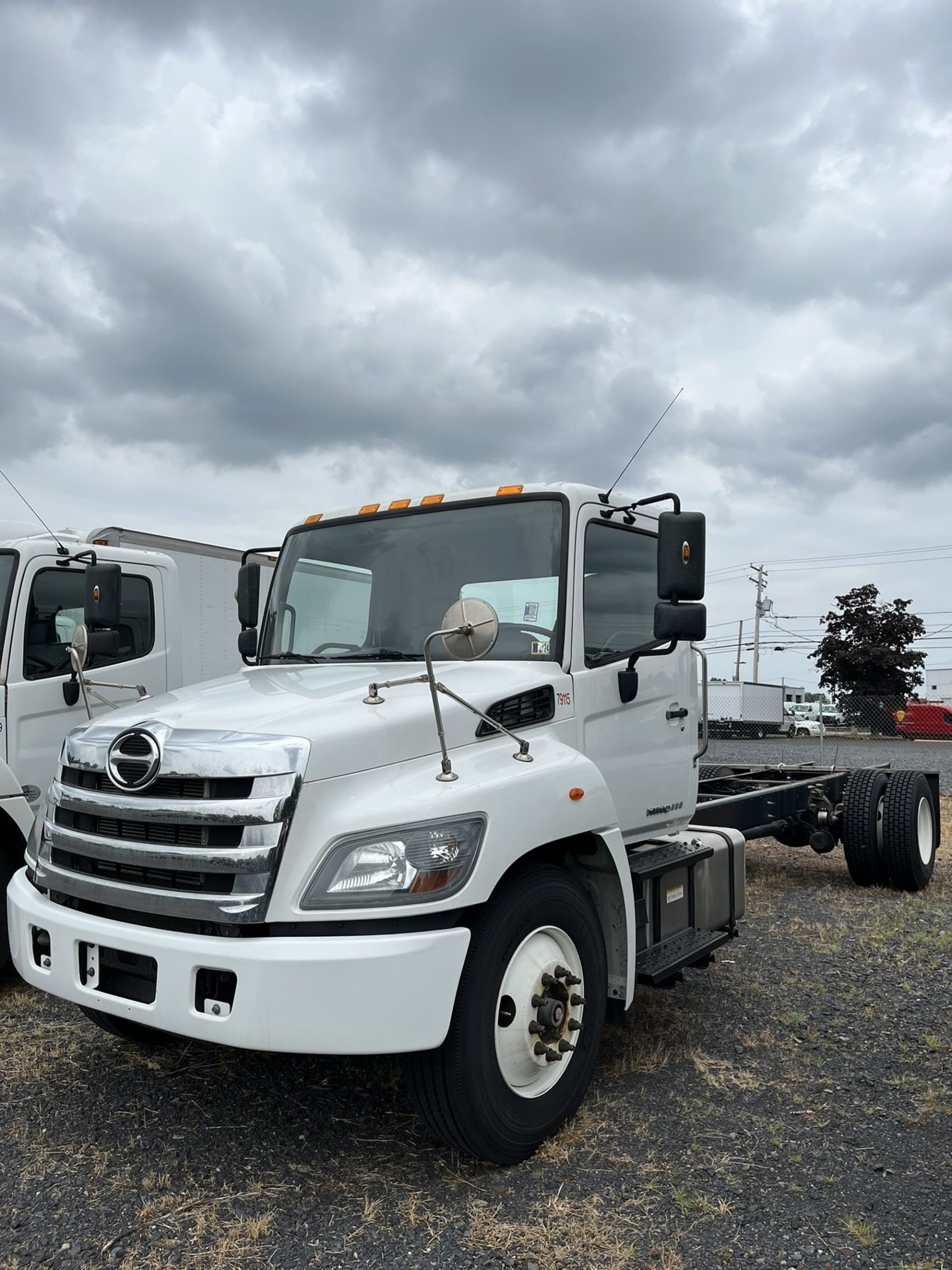 2019 HINO 338 - image 1 of 6