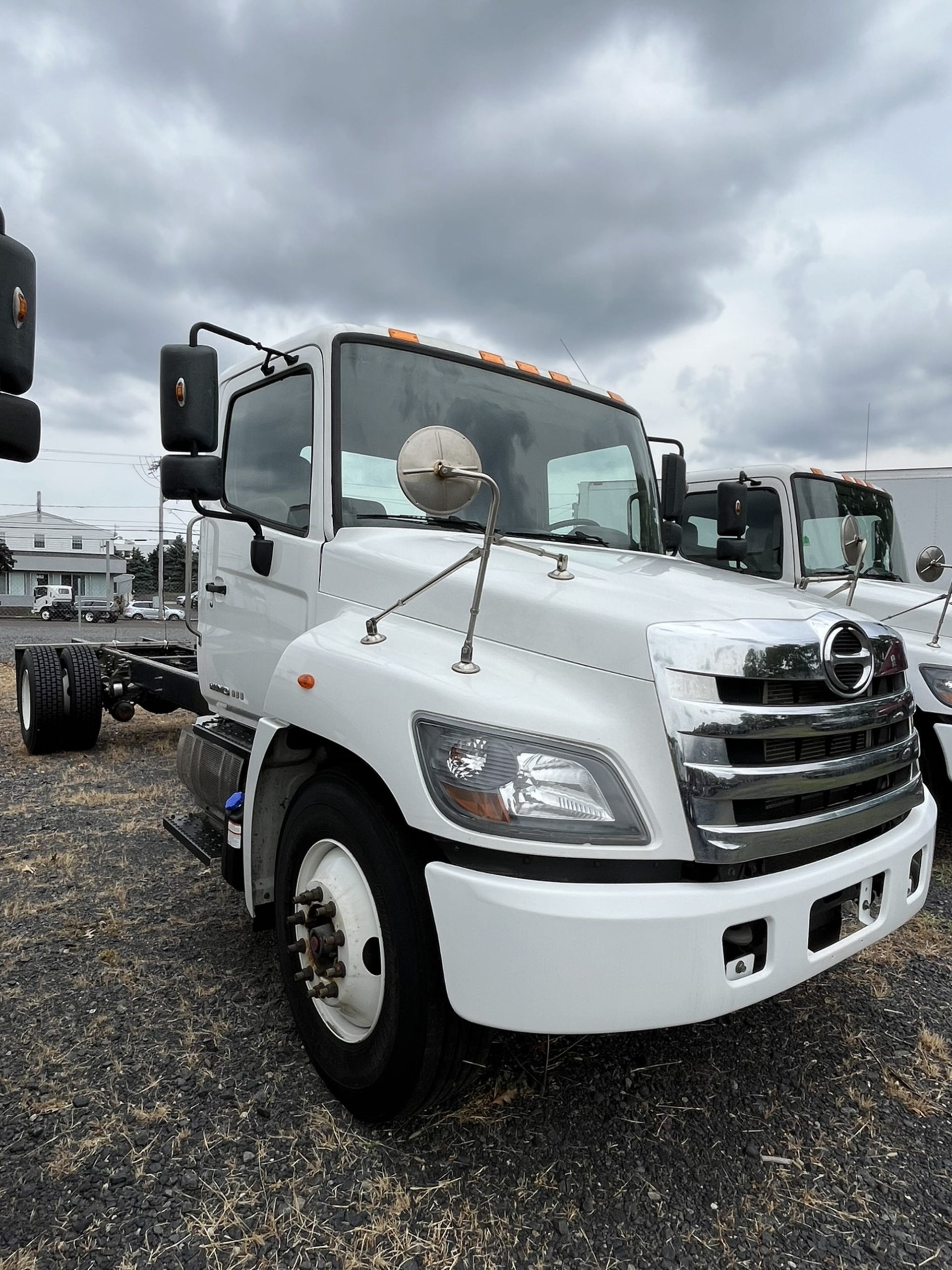 2019 HINO 338 - image 2 of 6