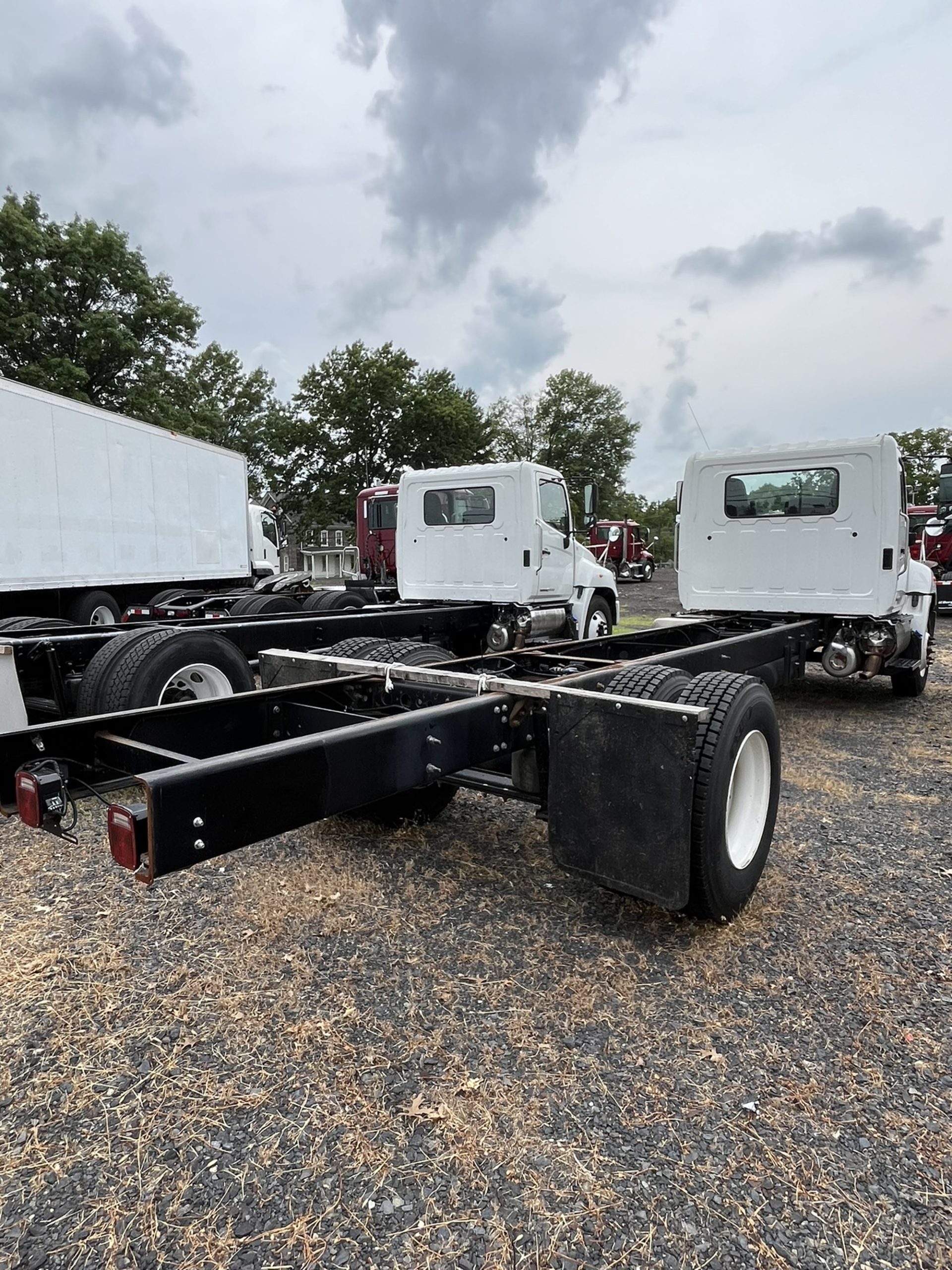 2019 HINO 338 - image 3 of 6