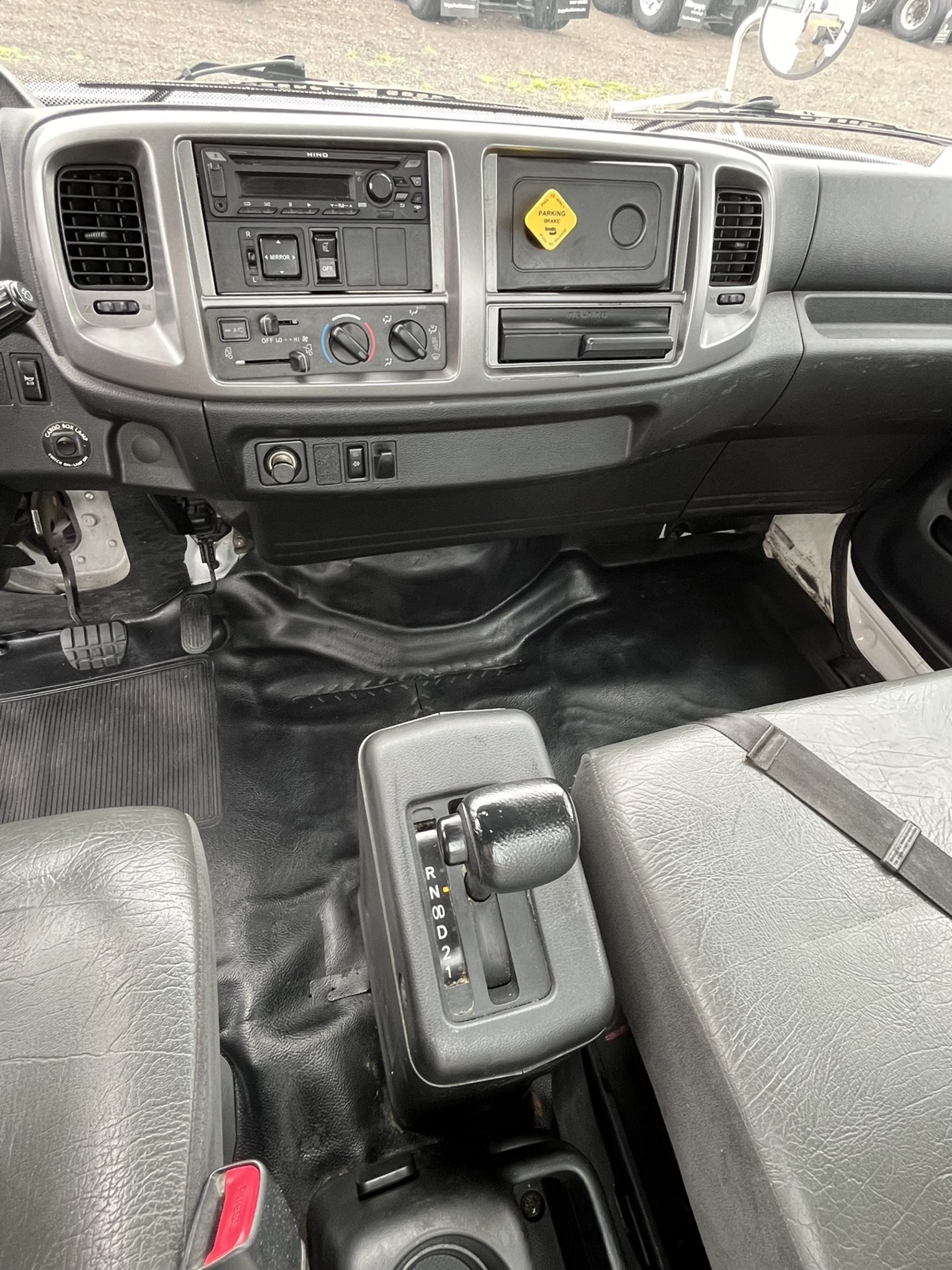 2019 HINO 338 - image 6 of 6