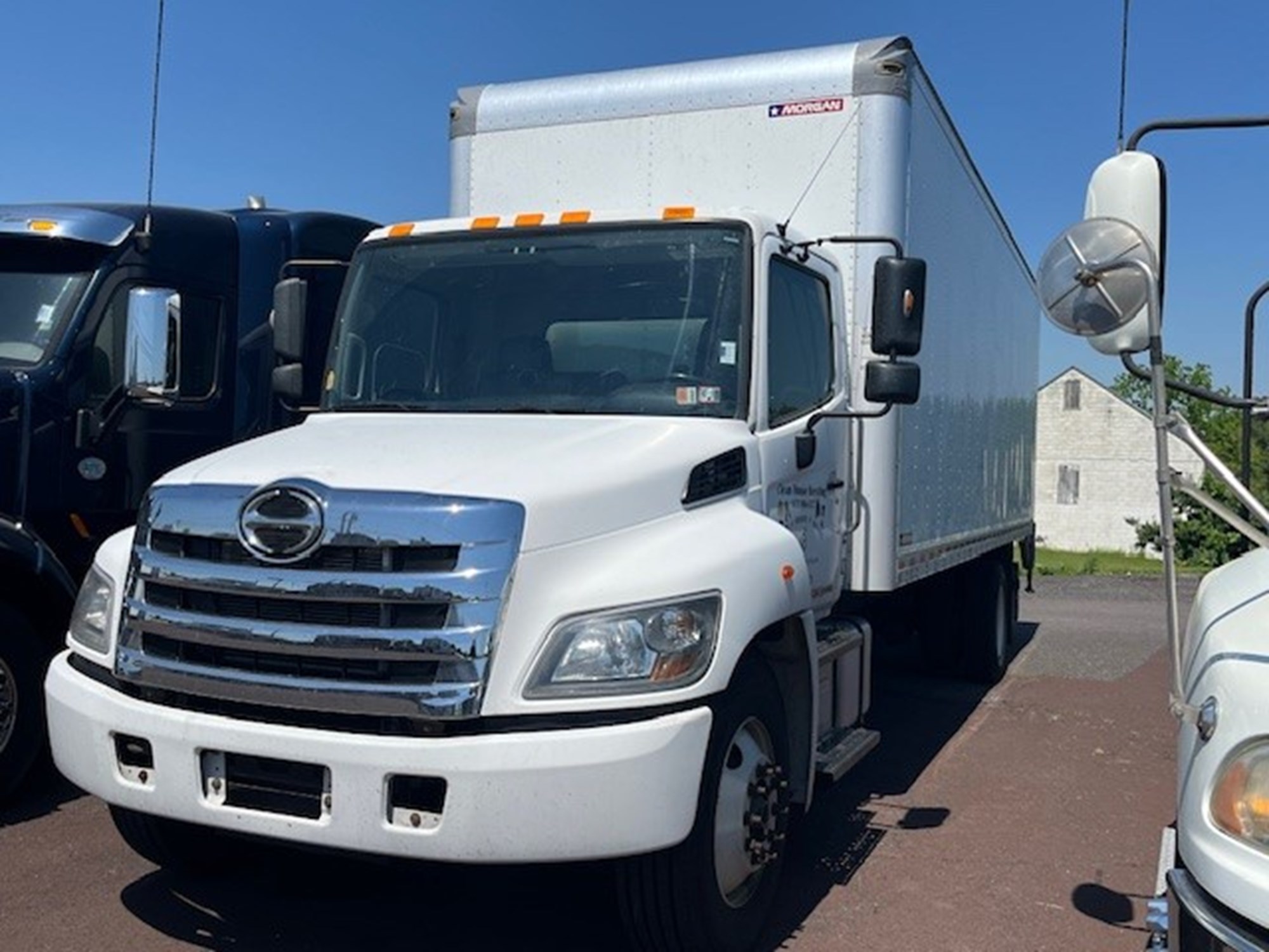 2020 HINO HINO 268 - image 1 of 1