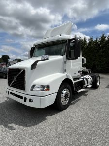 2016 VOLVO VN 1117244-01