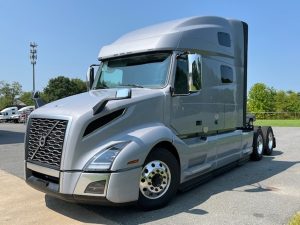 2025 Volvo VNL64T760 1015796-01