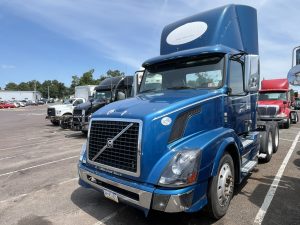 2009 VOLVO VNL64T 1040643-01