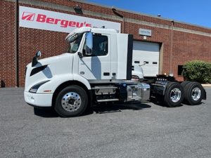 2025 Volvo VNR64T300 1013489-01