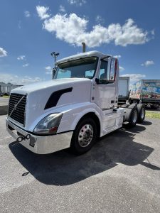 2009 VOLVO VNL64T 1030089-01