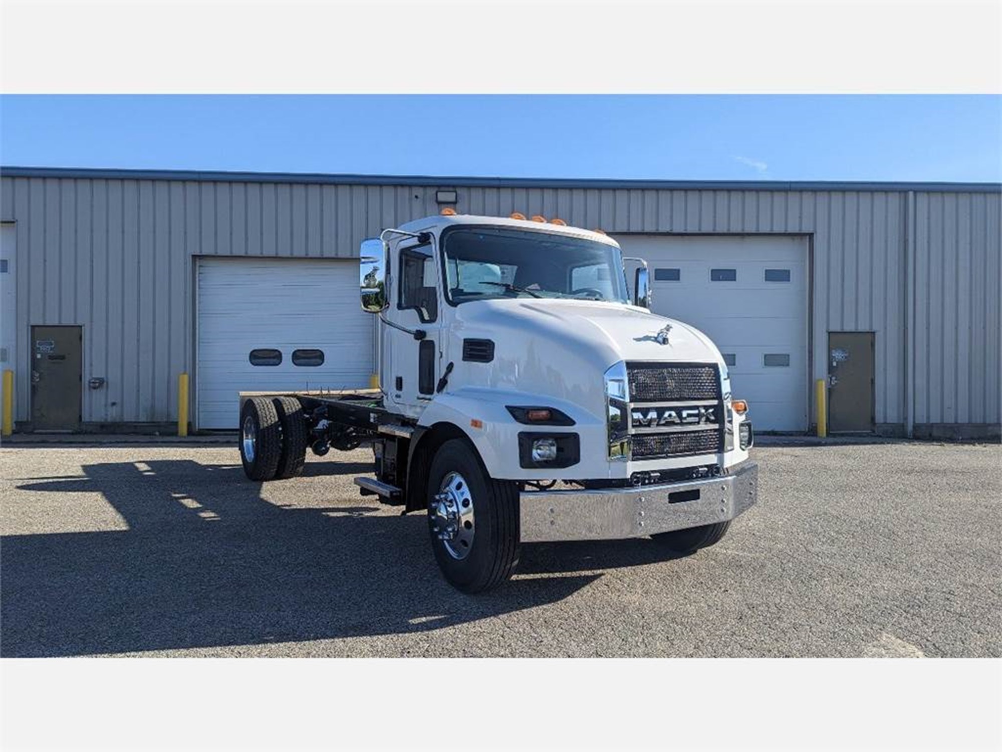 2025 MACK MD742 - image 1 of 1