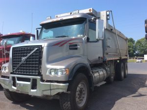 2007 VOLVO VHD 1102586-01