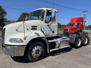 2016 MACK CXU613 1203012-01