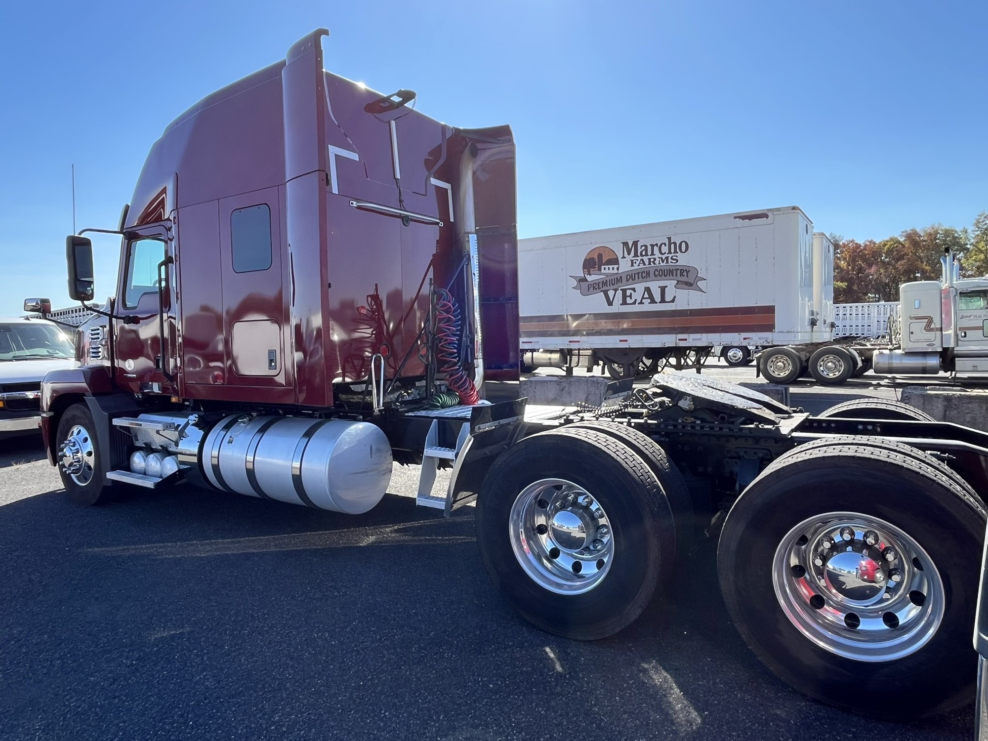 2020 MACK AN64T - image 4 of 6