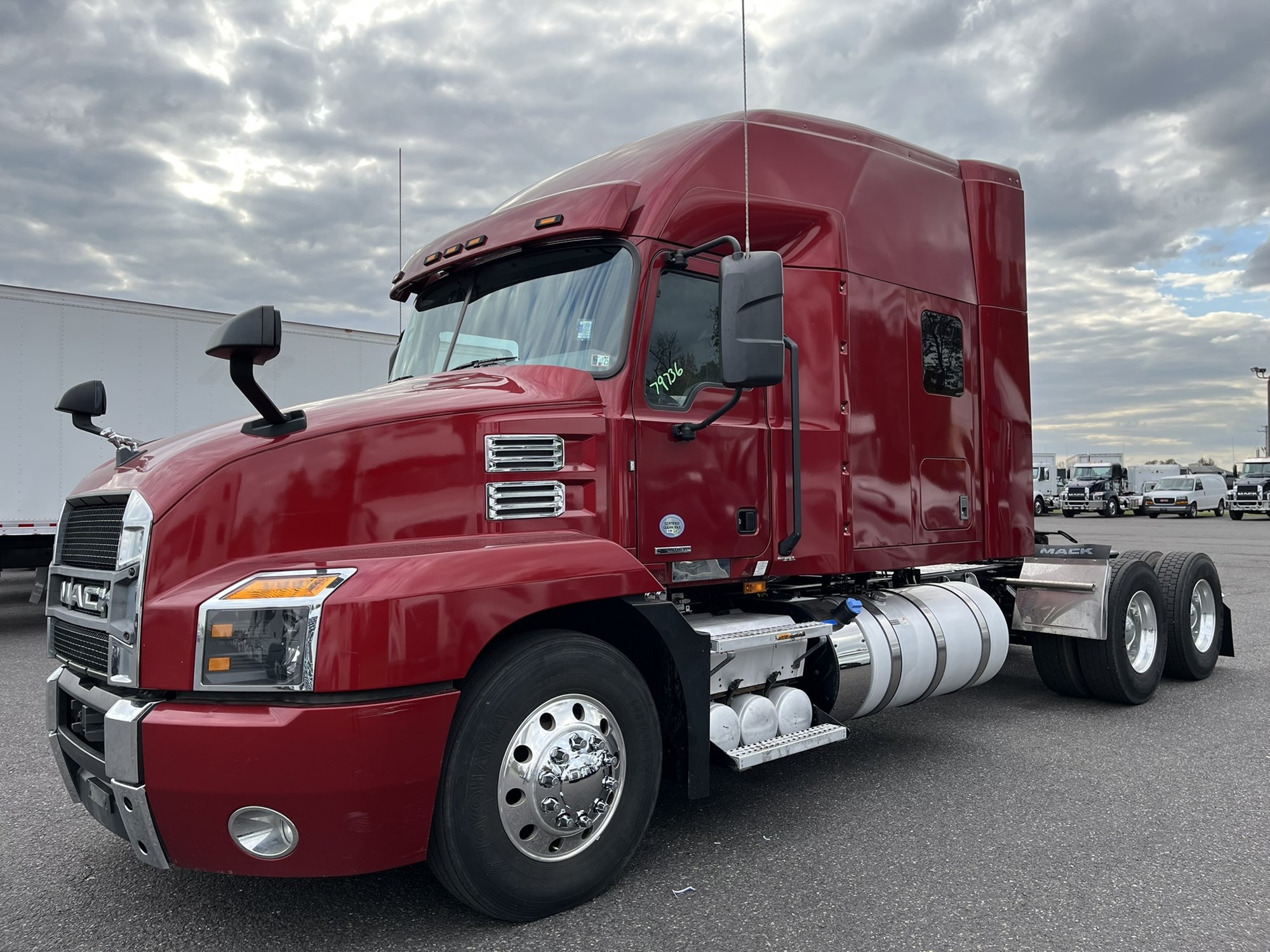 2019 Mack Anthem - image 1 of 6