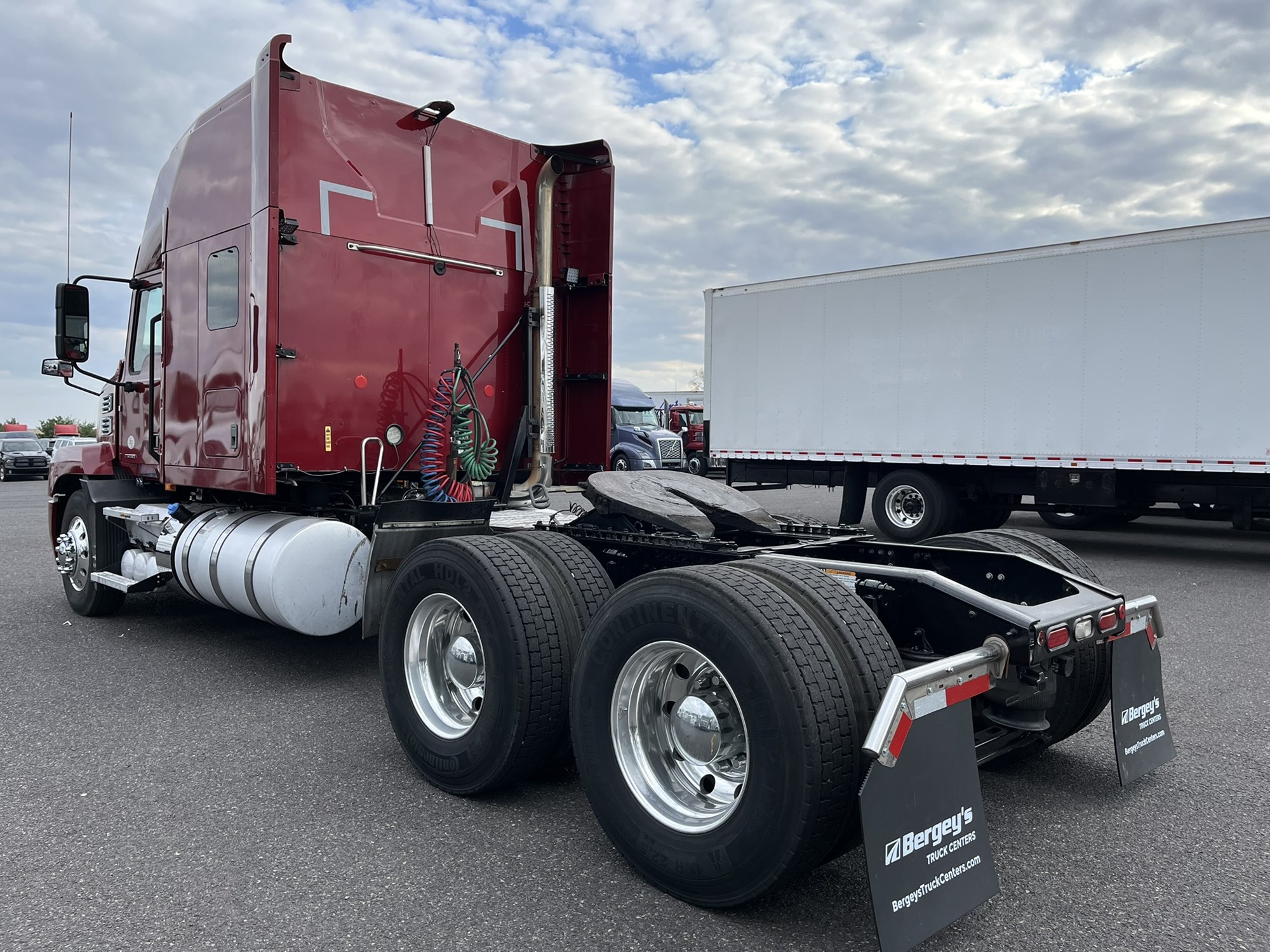 2019 Mack Anthem - image 4 of 6