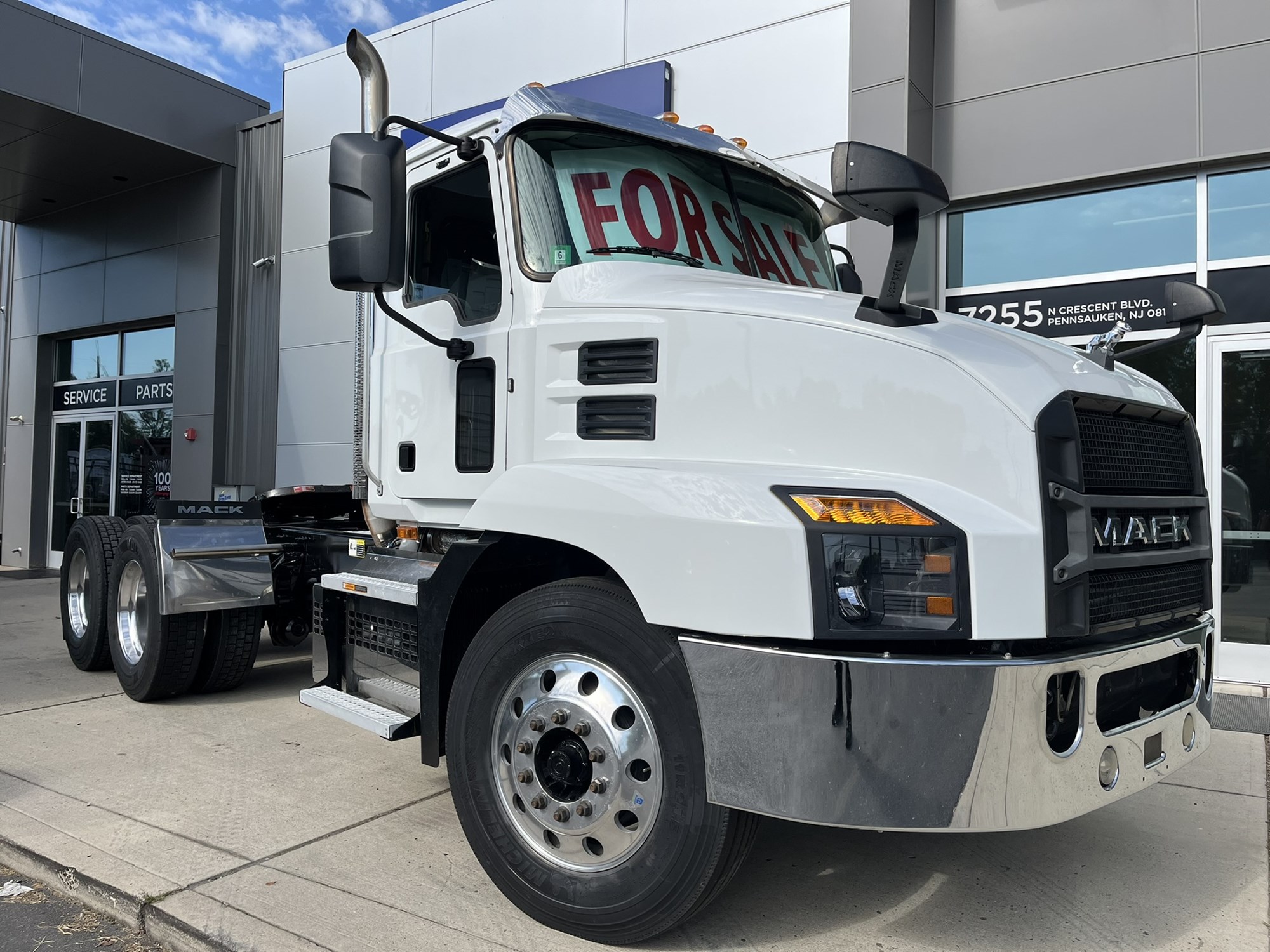 2020 Mack Anthem - image 2 of 6