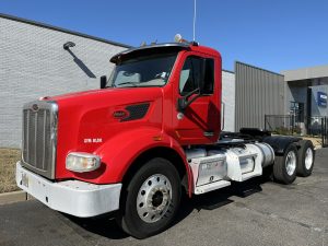 2019 Peterbilt 567 1037255-01