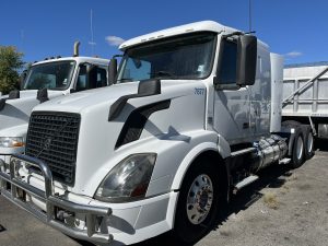 2012 VOLVO VN 1106595-01