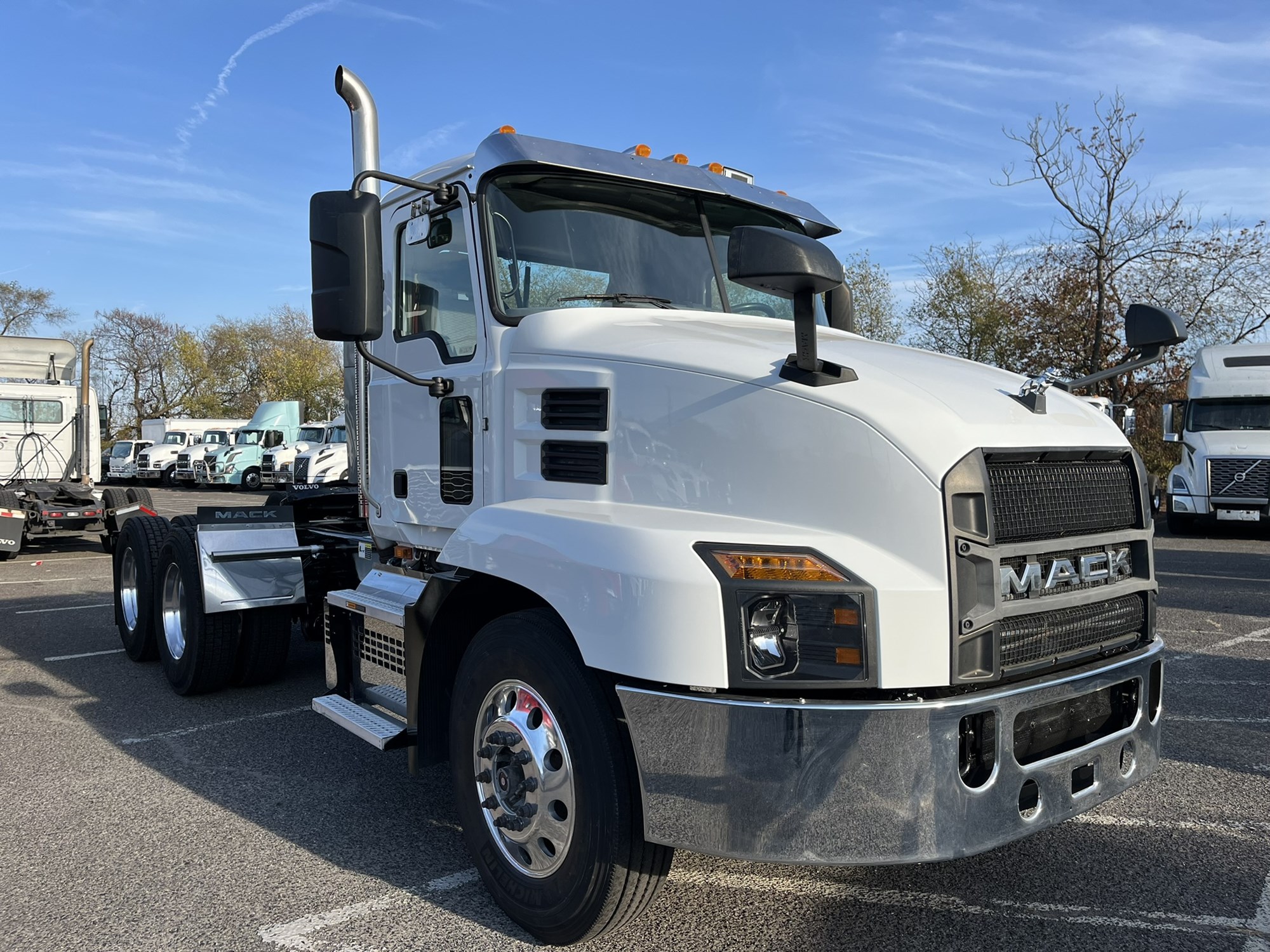 2020 MACK ANTHEM - image 2 of 6