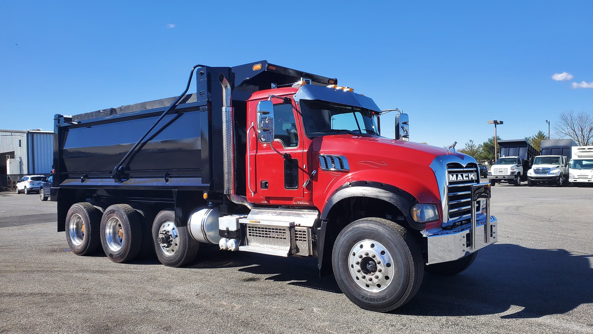 2019 MACK GR64 - image 2 of 6