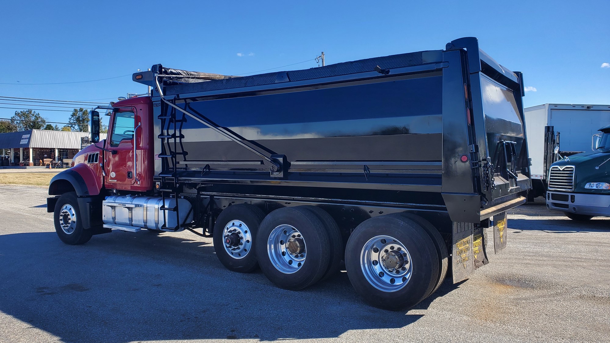 2019 MACK GR64 - image 3 of 6