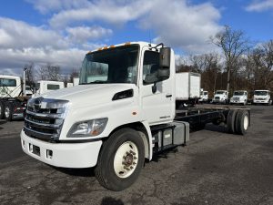 2017 HINO 268A 1000708-01