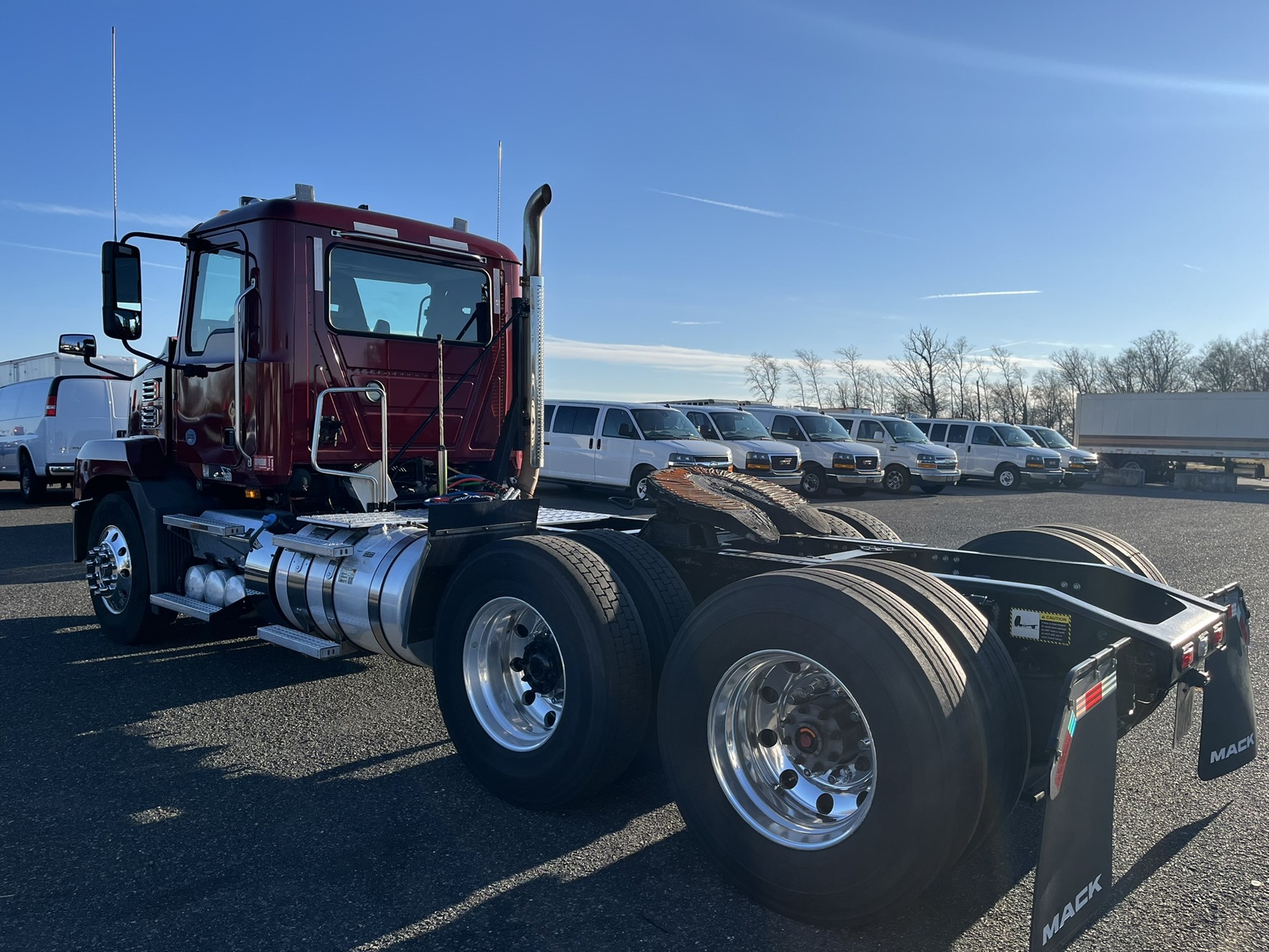 2019 MACK AN62T ANTHEM - image 4 of 6