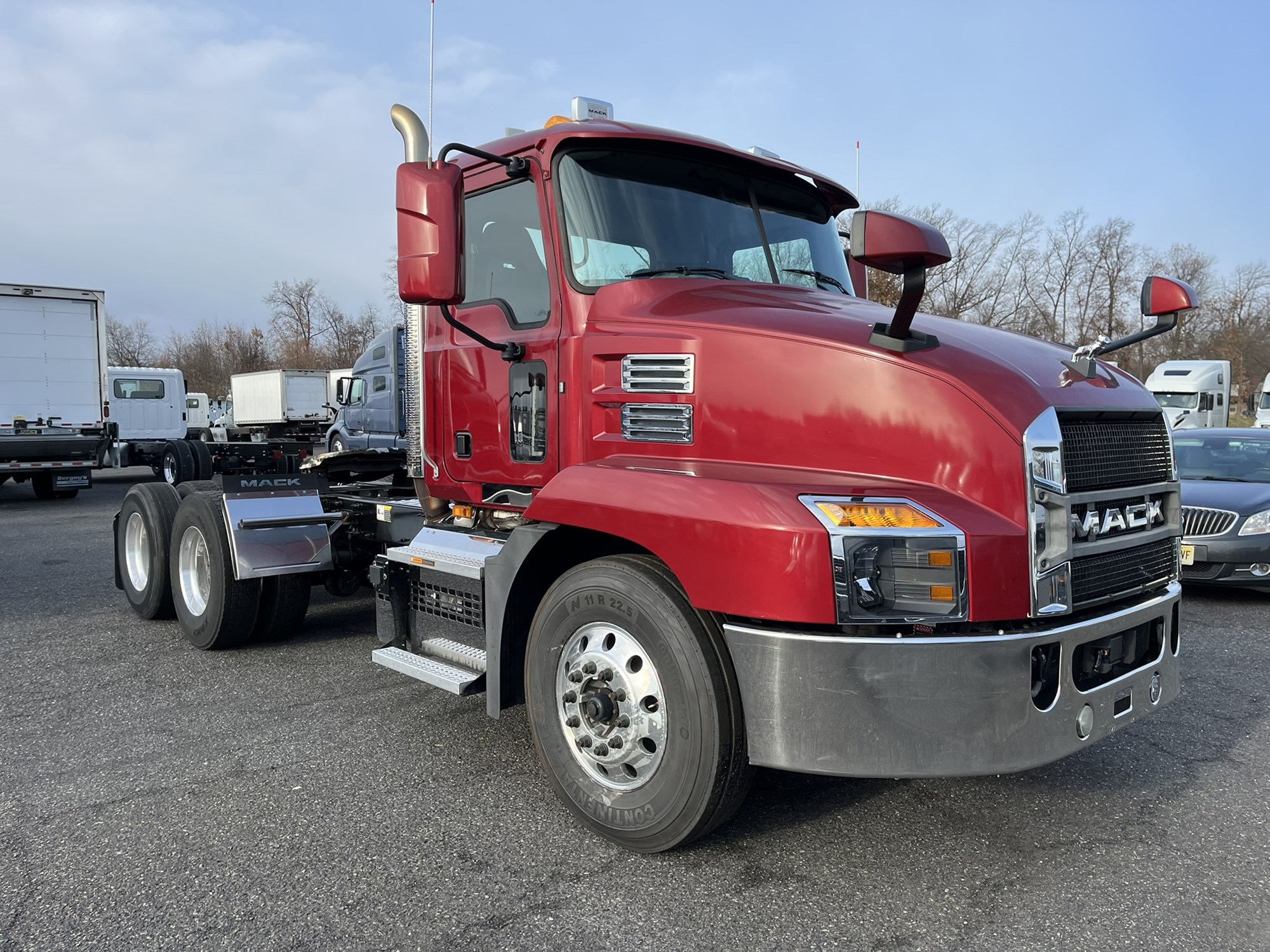 2019 MACK AN62T - image 2 of 6