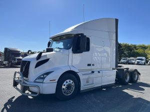 2018 VOLVO VNR 1057995-01