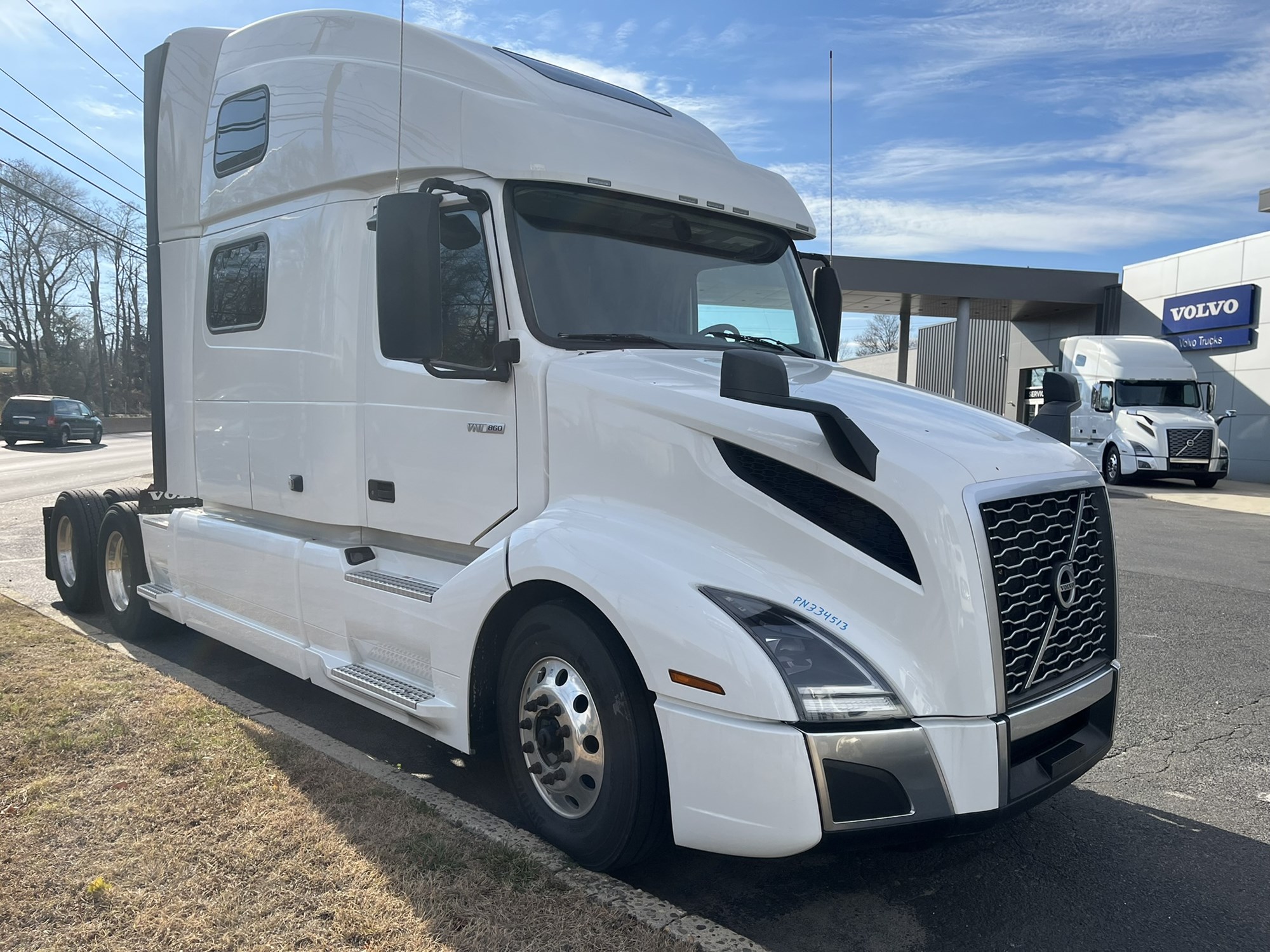 2023 Volvo VNL - image 2 of 6