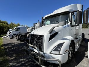 2019 VOLVO VNR 1101976-01