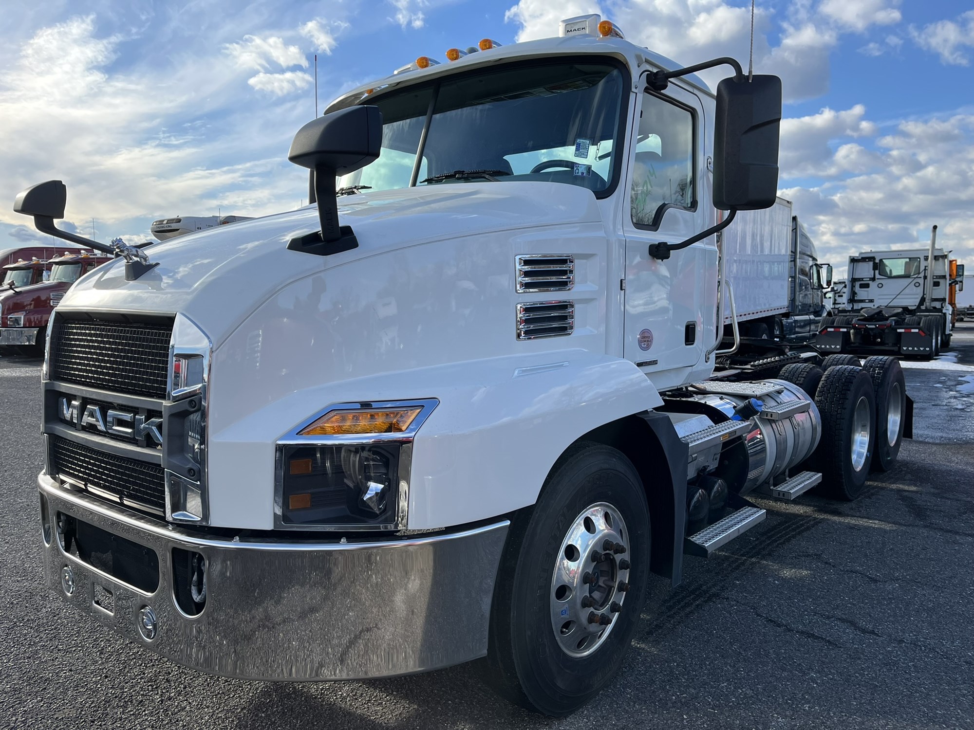 2020 MACK AN64T - image 1 of 6