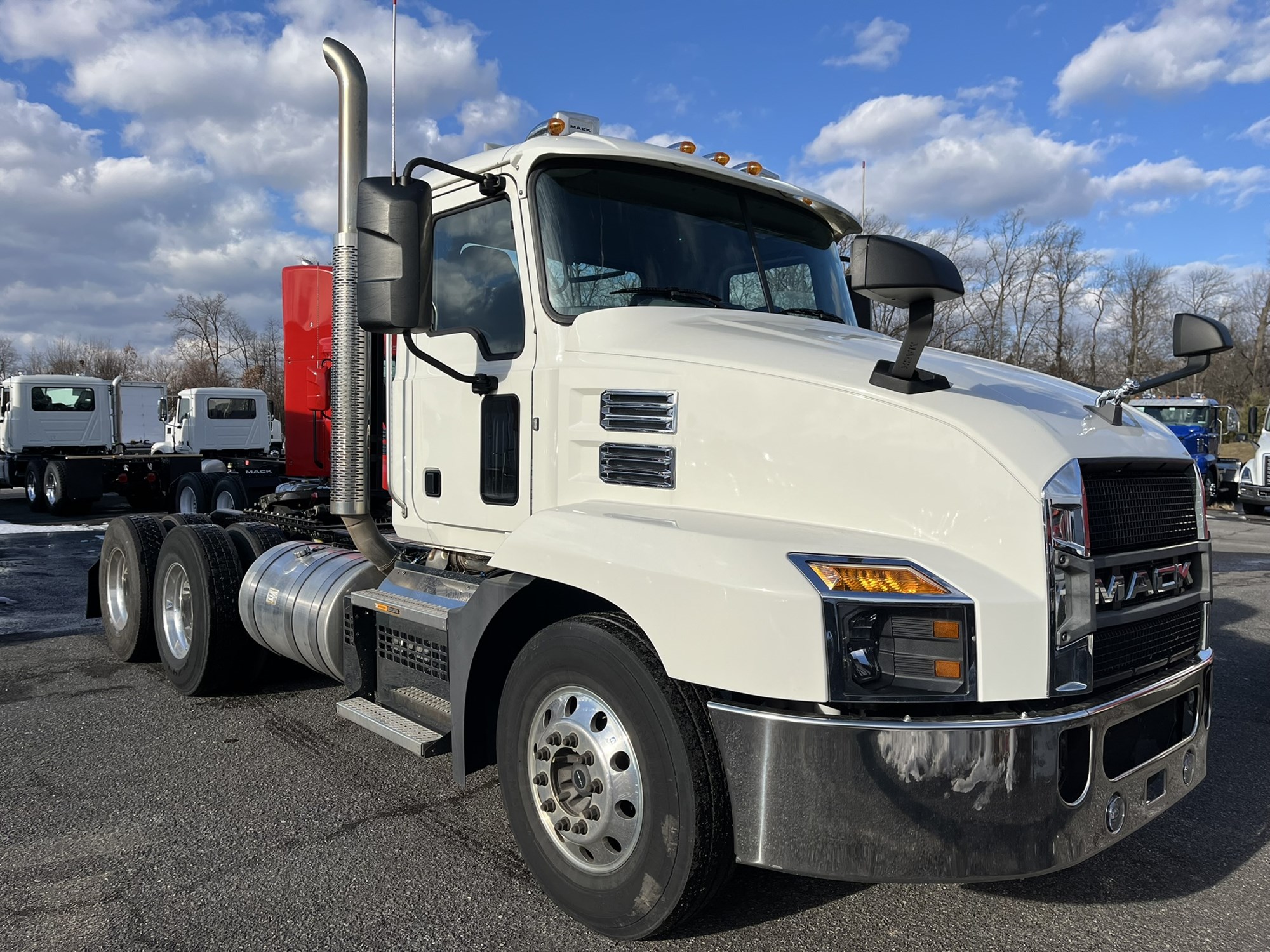 2020 MACK AN64T - image 2 of 6