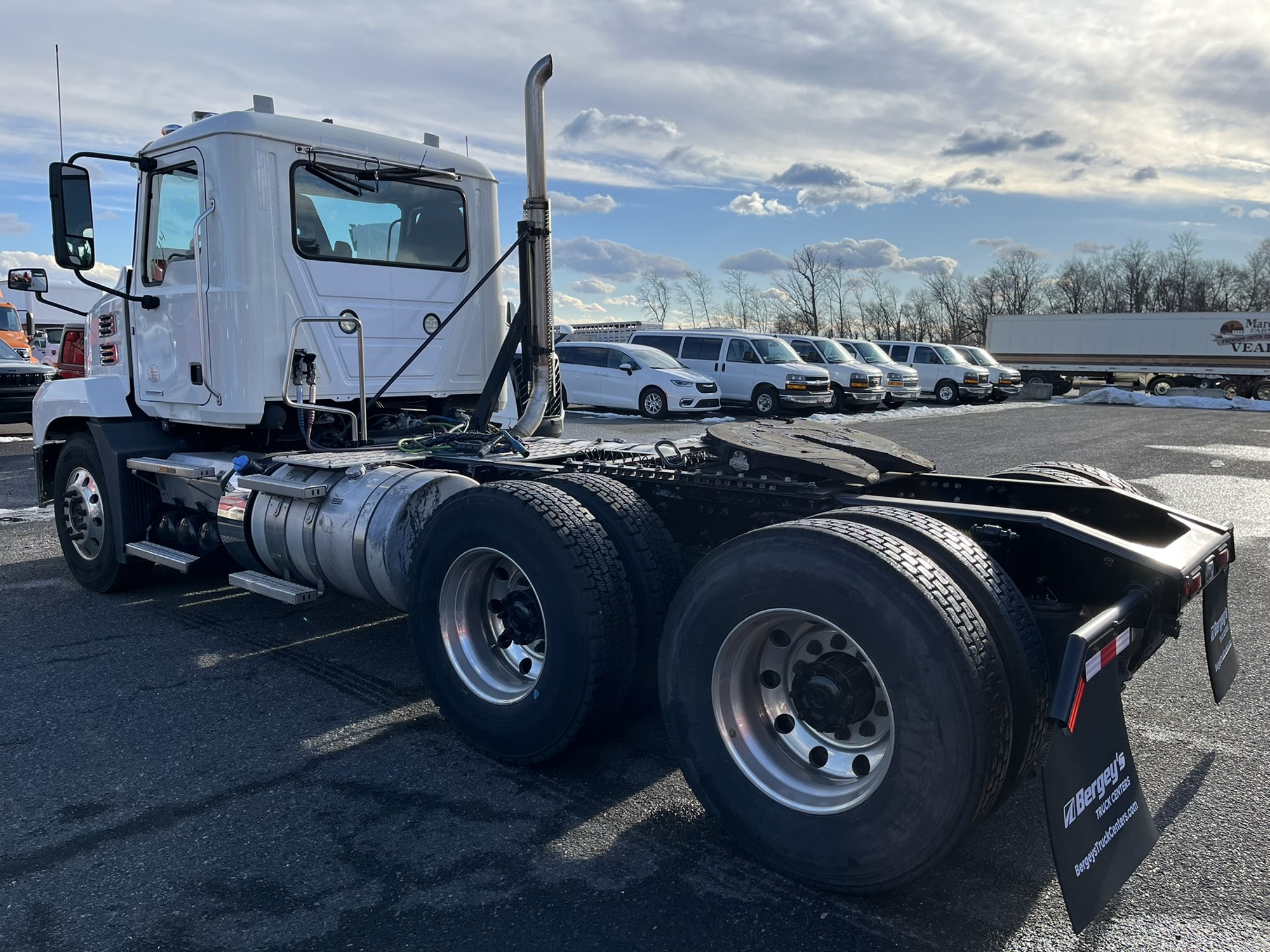 2020 MACK AN64T - image 4 of 6