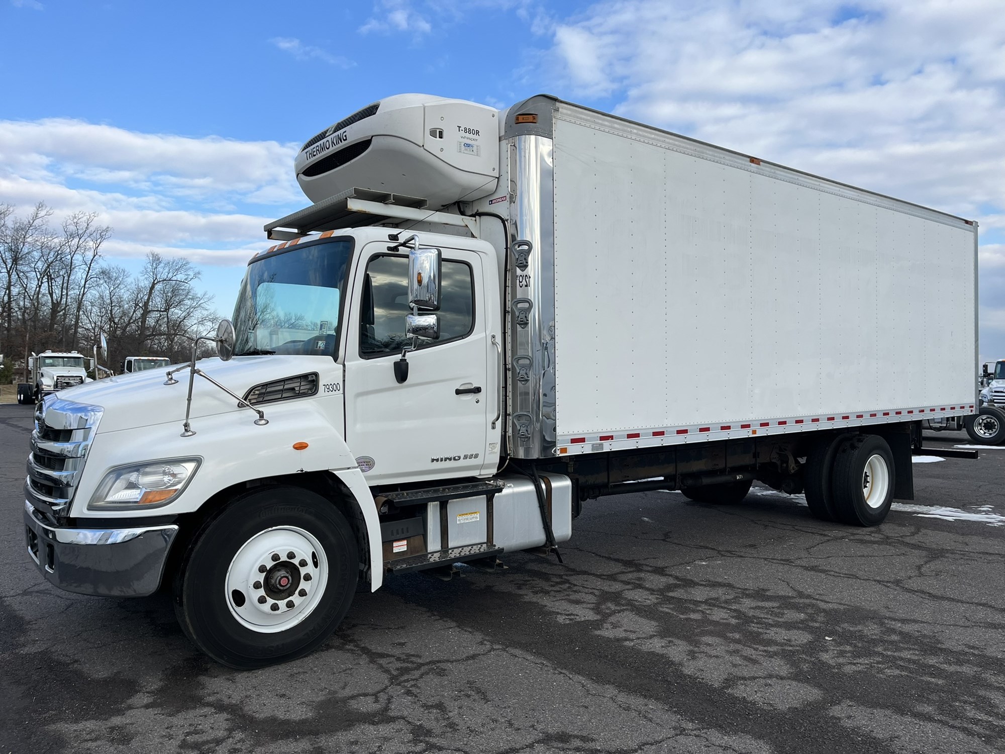 2019 HINO 268A - image 1 of 6