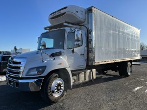 2019 HINO 268A 1000555-01