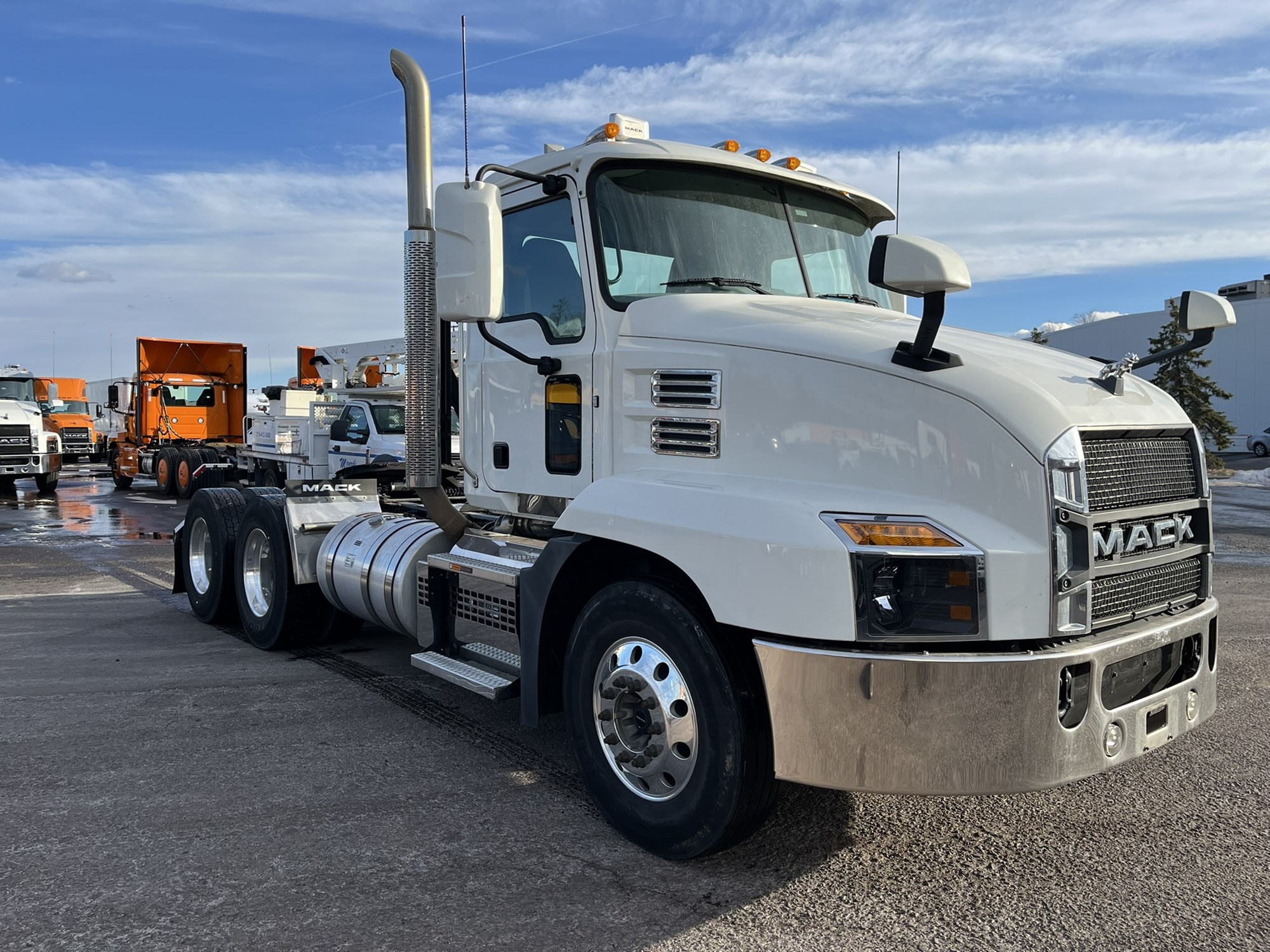 2019 MACK AN64T - image 2 of 6