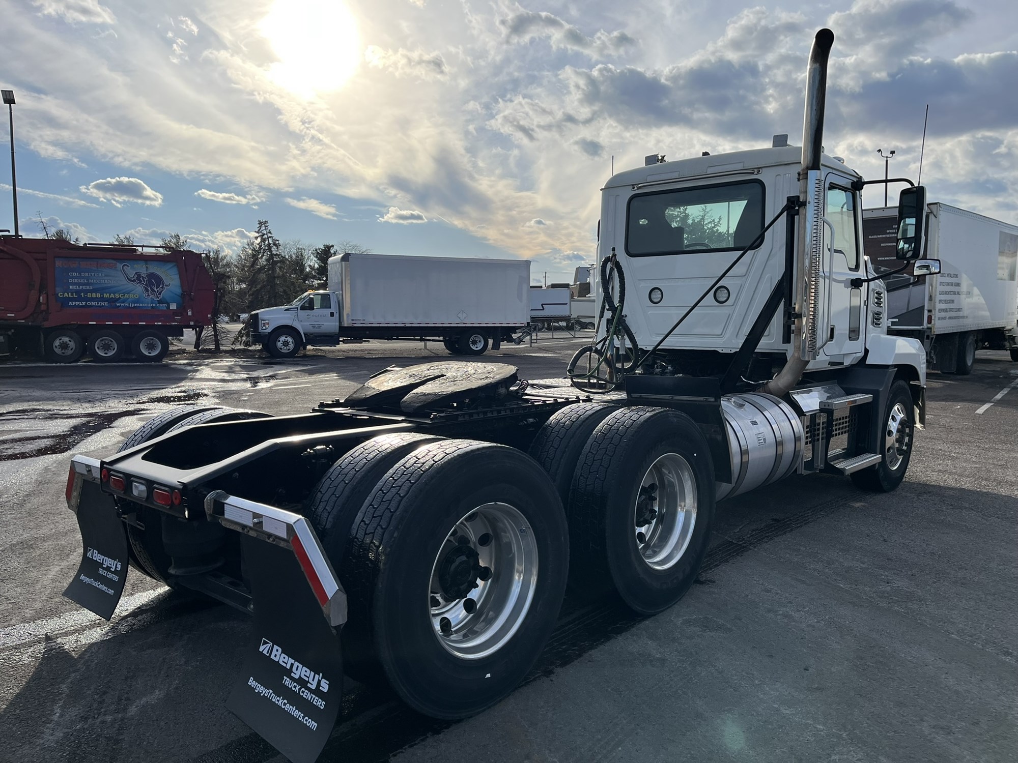 2019 MACK AN64T - image 3 of 6