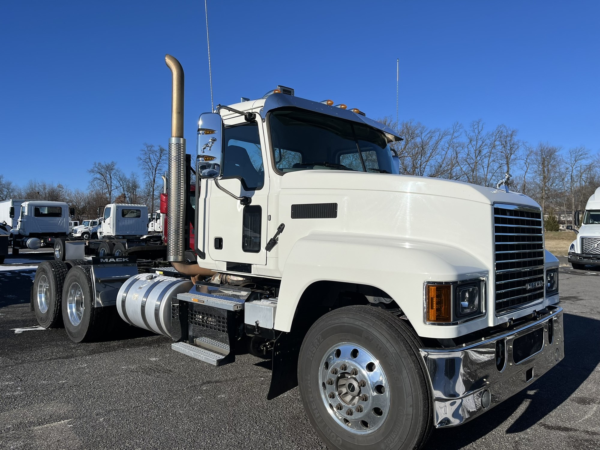 2019 MACK PINNACLE - image 2 of 6