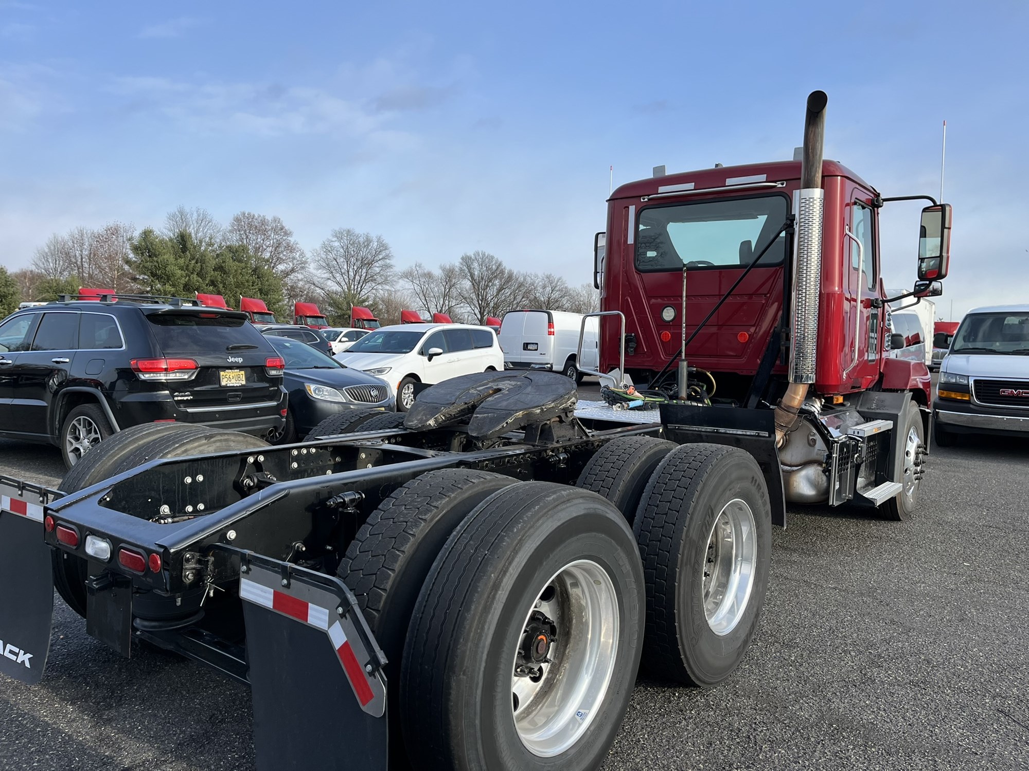 2019 MACK AN62T - image 3 of 6