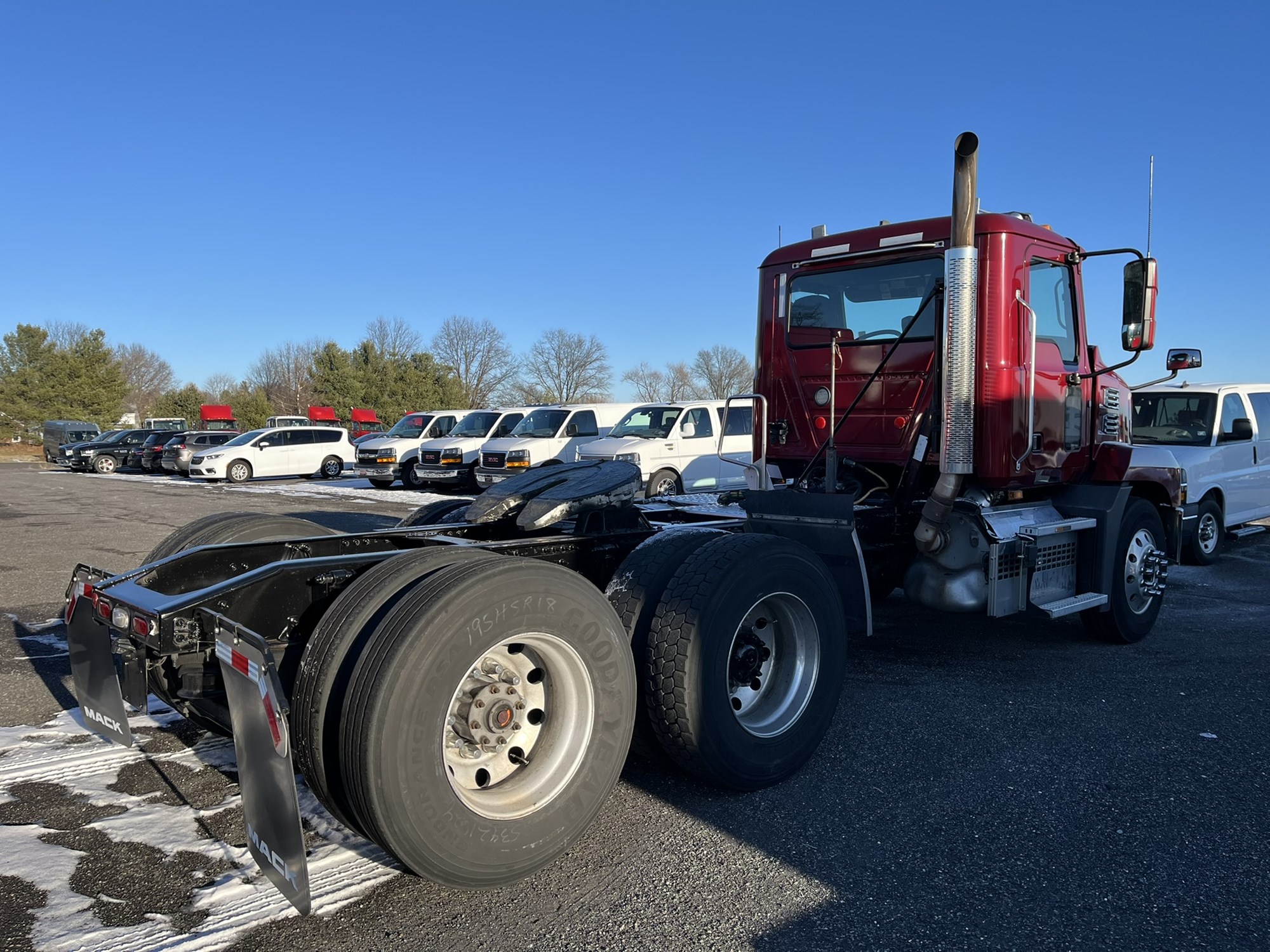 2019 MACK AN62T - image 3 of 6