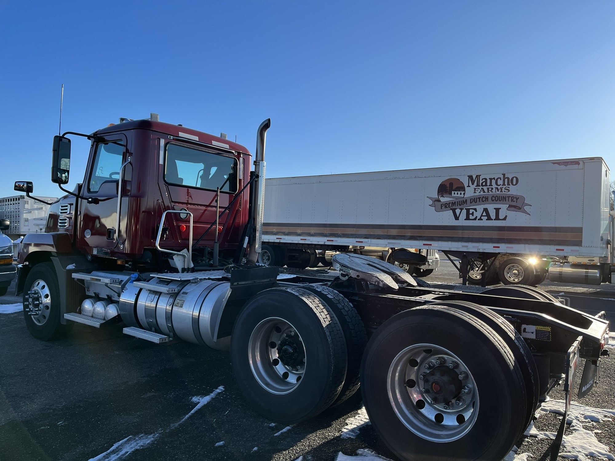 2019 MACK AN62T - image 4 of 6