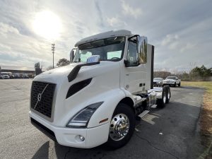 2025 Volvo VNR64T300 1054708-01