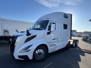 2025 VOLVO VNL64T 1065482-01