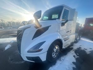 2025 VOLVO VNL64T300 1065366-01