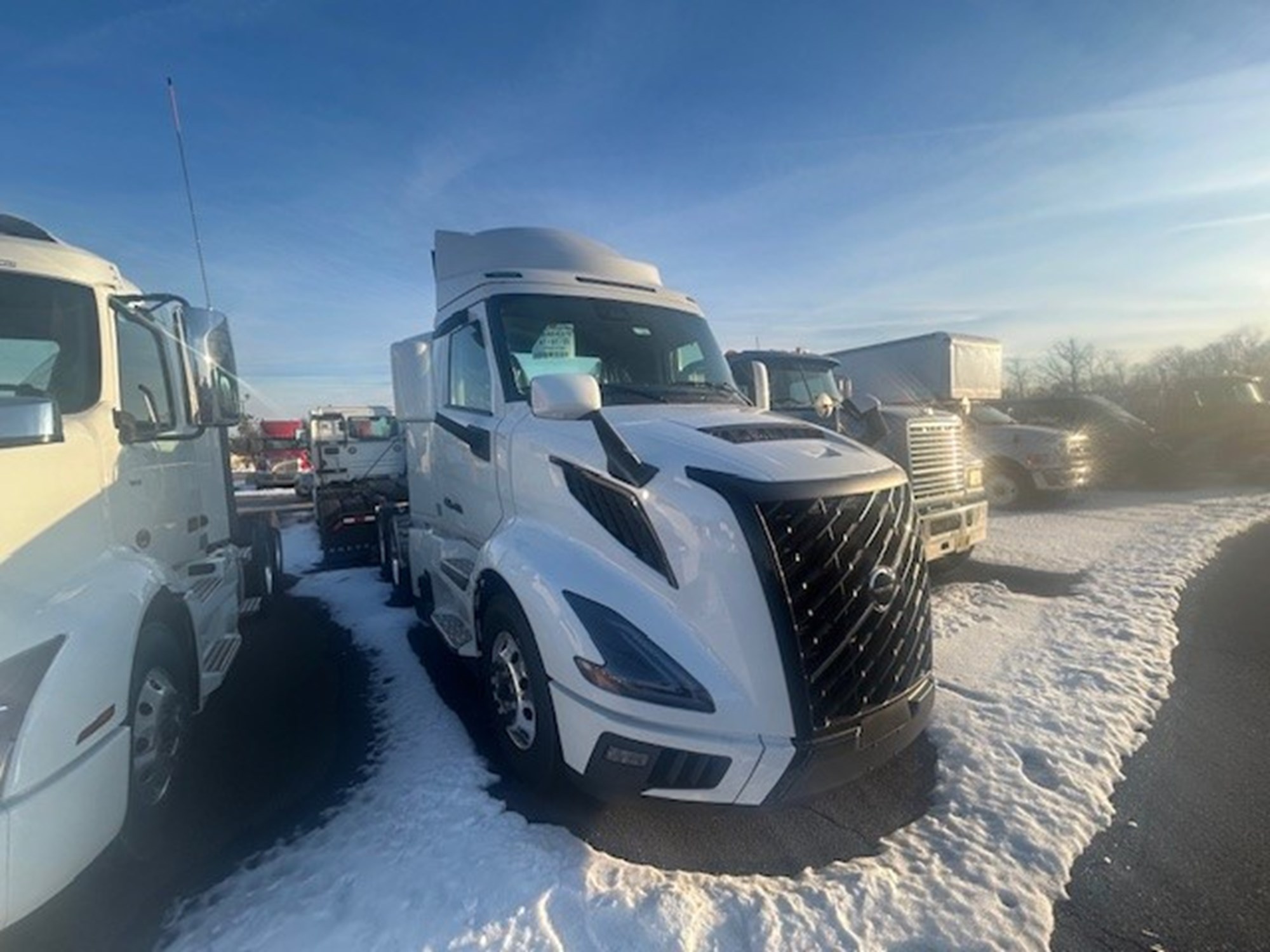 2025 VOLVO New VNL64T300 - image 2 of 2